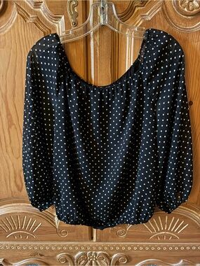 Vince Camuto XS Black and White Polka Dot Peasant Blouse